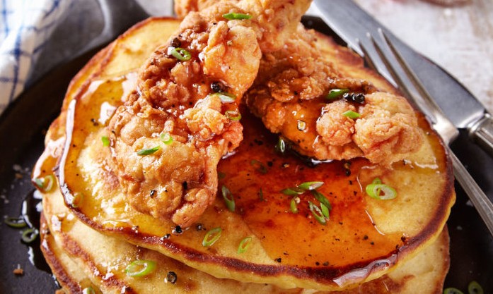 CHICKEN & PANCAKES WITH SPICY SYRUP!!