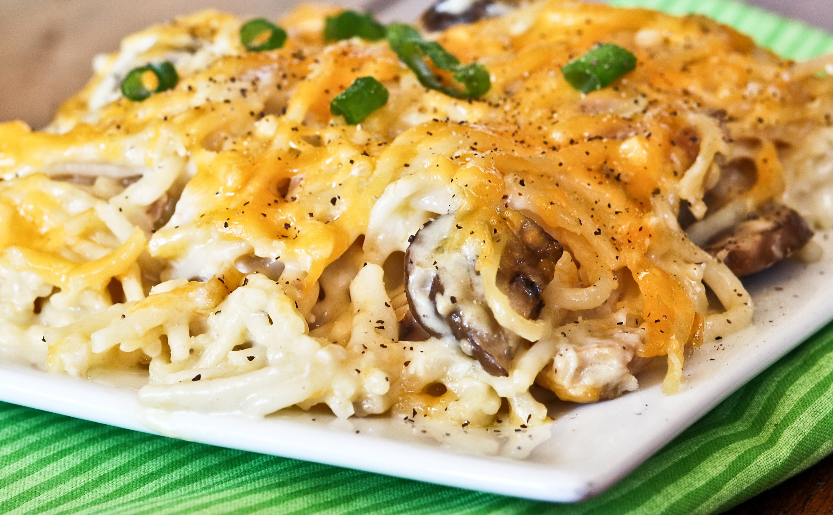 THE ULTIMATE CHICKEN & NOODLE CASSEROLE!!