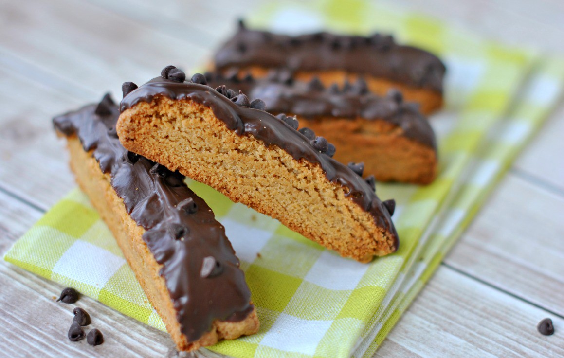 AMAZING PEANUT BUTTER CUP BISCOTTI!!