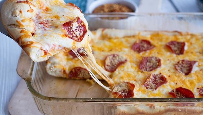 DEEP DISH PIZZA CASSEROLE!!