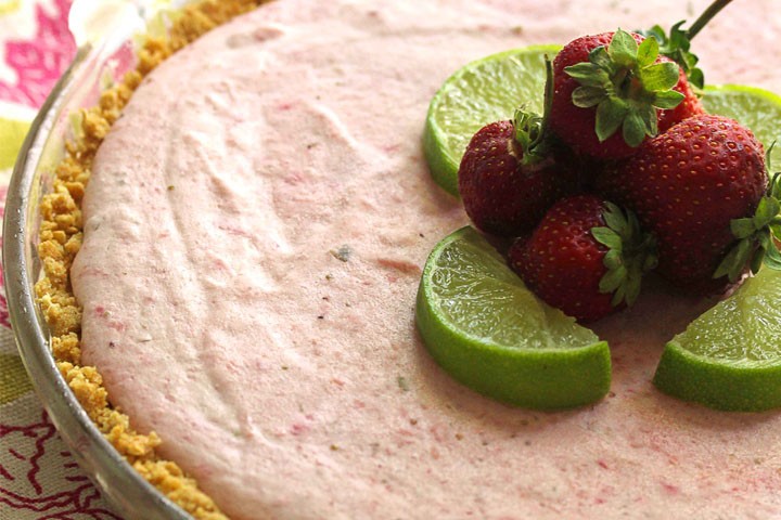 STRAWBERRY MARGARITA PIE!!