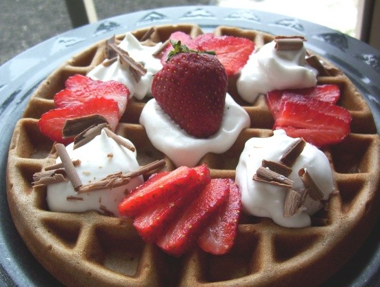 CHOCOLATE STRAWBERRY WAFFLES!!