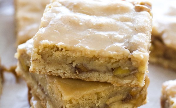 MAPLE GLAZED APPLE BLONDIES!!!