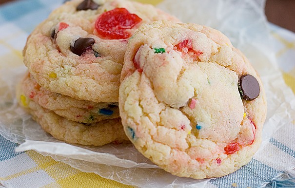 BANANA SPLIT CAKE MIX COOKIES!!