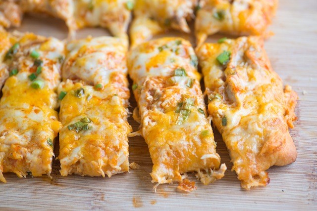 BUFFALO CHICKEN PIZZA STICKS!!