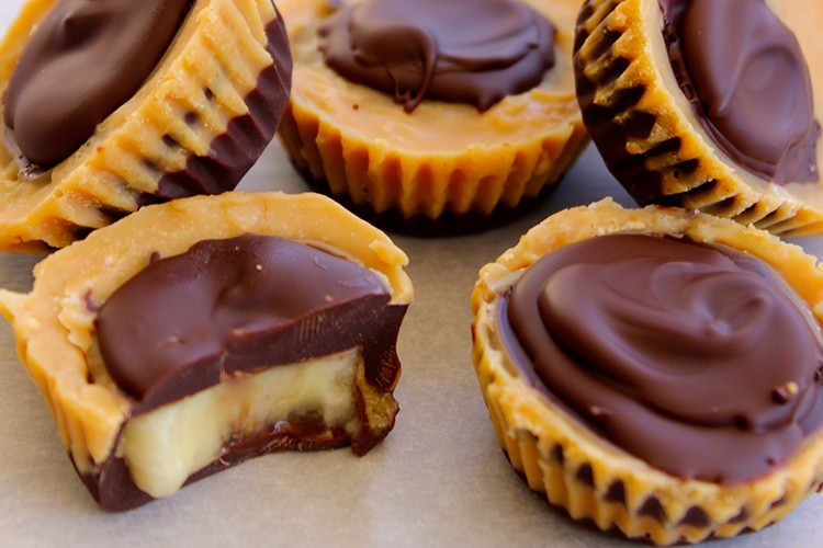 PEANUT BUTTER BANANA CUPS!!