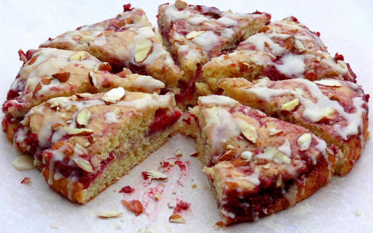 RASPBERRY ALMOND COFFEE CAKE!!