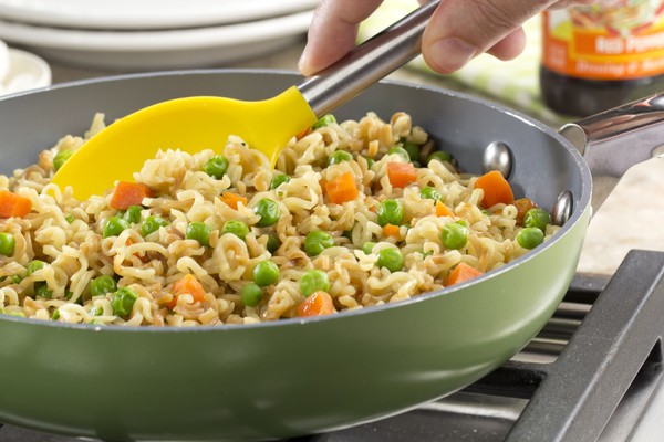 SKILLET RAMEN & VEGGIES!!