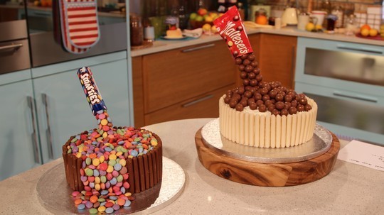 MIND BLOWING ANTI-GRAVITY CAKE!!