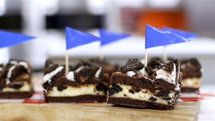 UNBELIEVABLE OREO CHEESECAKE BROWNIE BARS!!