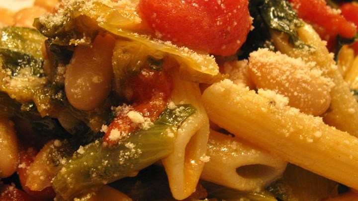 DELICIOUS PENNE & ESCAROLE!!