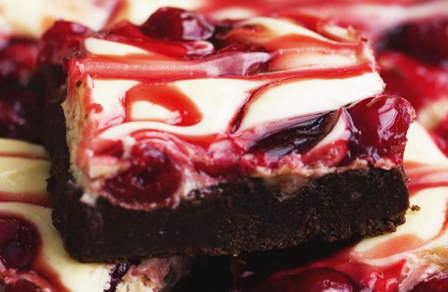 CHERRY CHEESECAKE BROWNIES!!