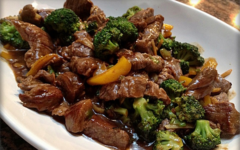 GINGER BEEF & BROCCOLI STIR FRY!!