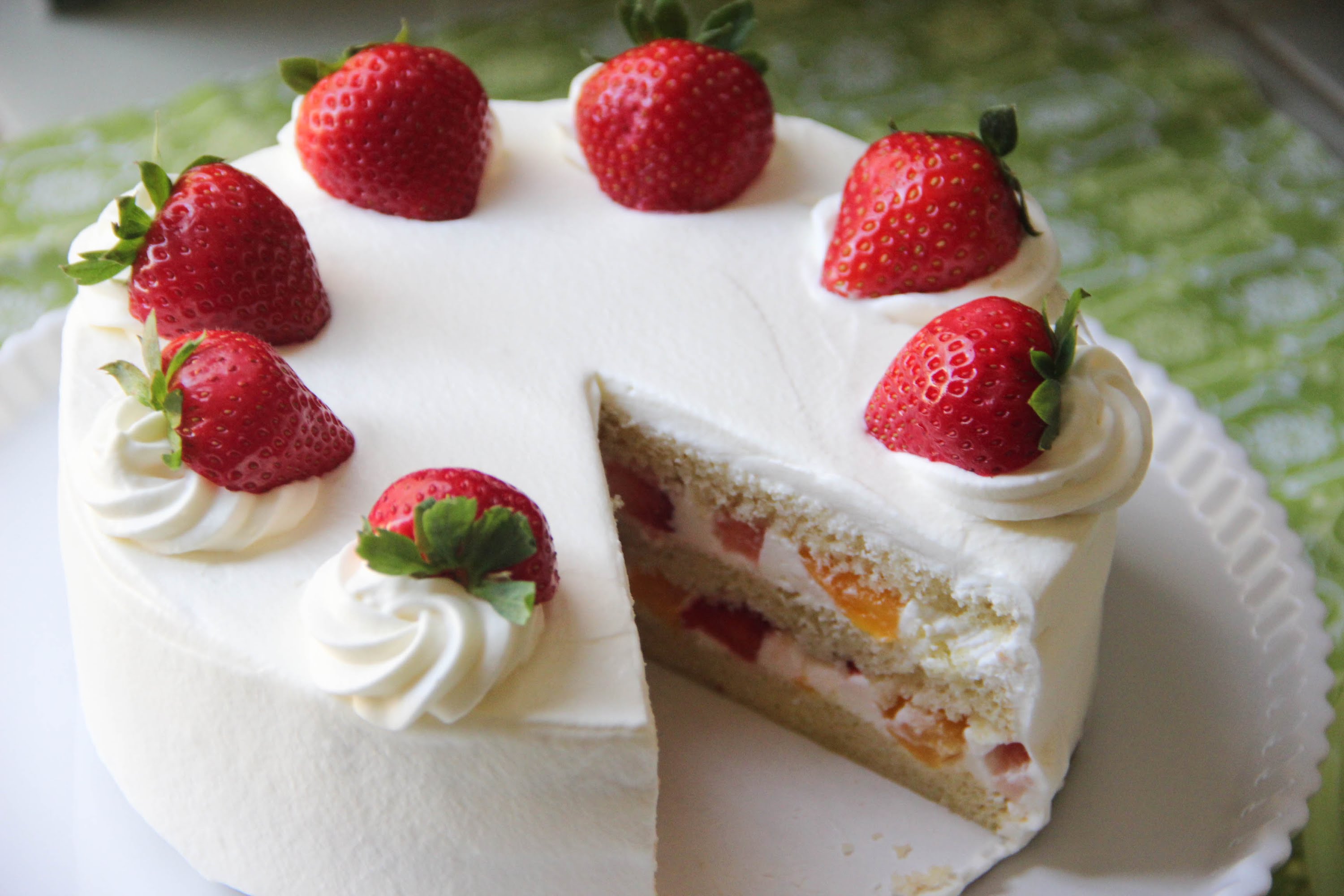 FABULOUS YUMMY STRAWBERRY CAKE!!