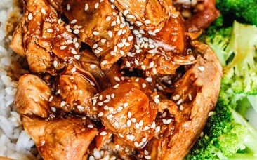 SLOW COOKER GENERAL TSAO’S CHICKEN!!