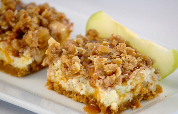 CARAMEL APPLE CHEESECAKE BARS!!