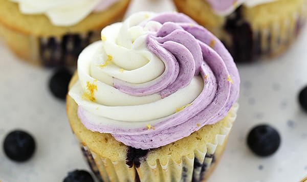 LEMON BLUEBERRY CUPCAKES!!