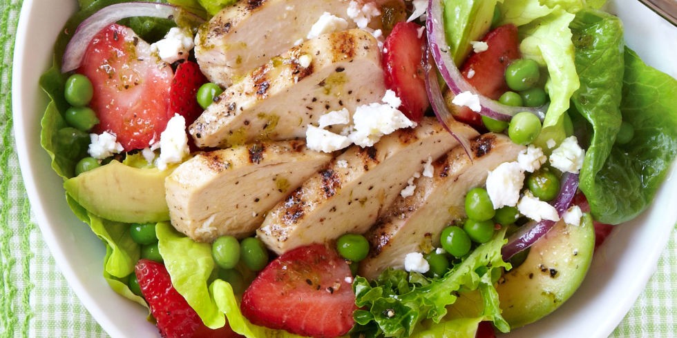 GRILLED CHICKEN & STRAWBERRY SALAD!!