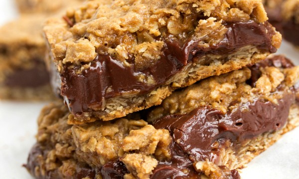 OATMEAL & CHOCOLATE COOKIE BARS!!