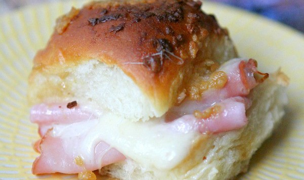 BAKED HAM & CHEESE SLIDERS!!