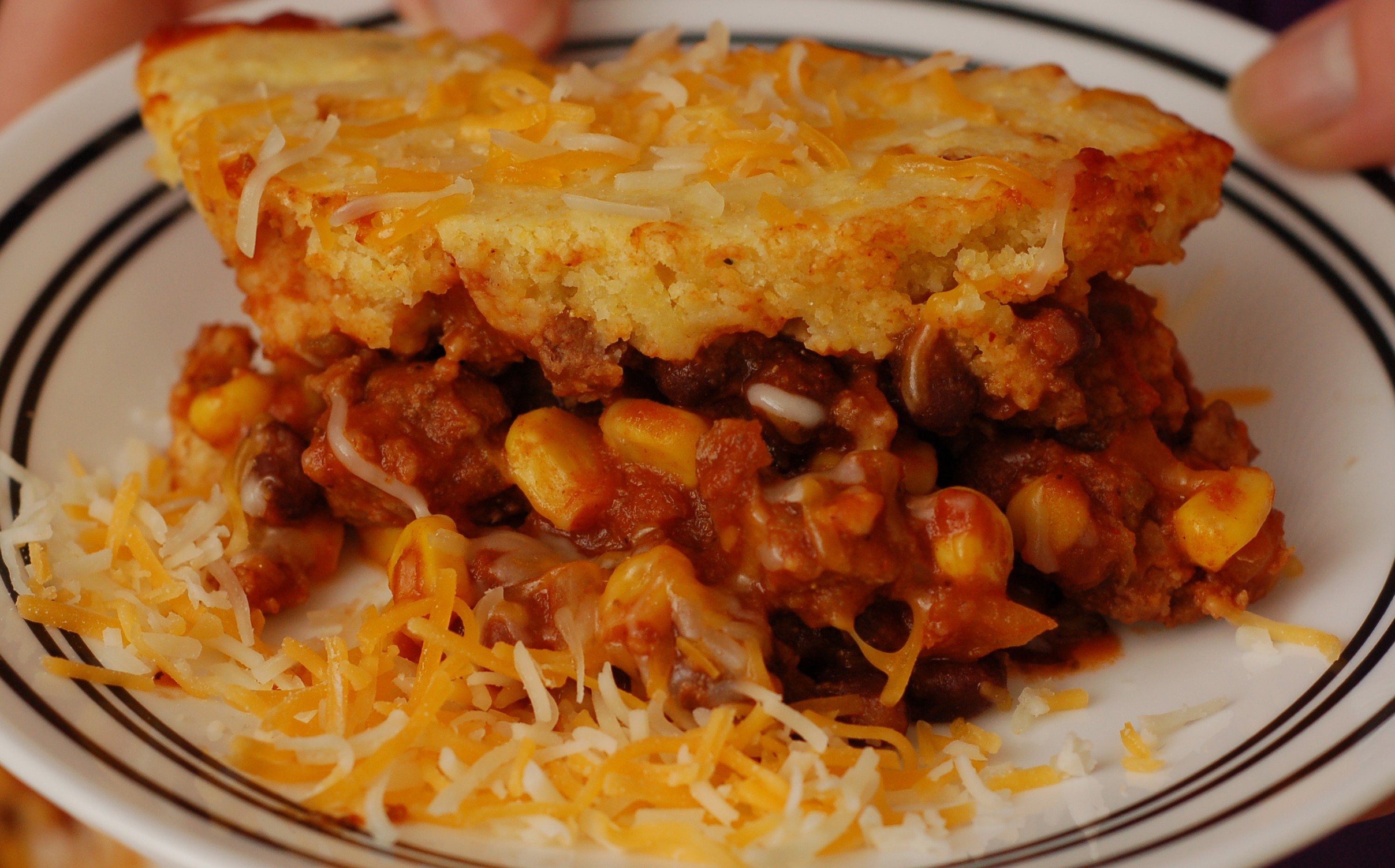 CORNBREAD CHILI CASSEROLE!!