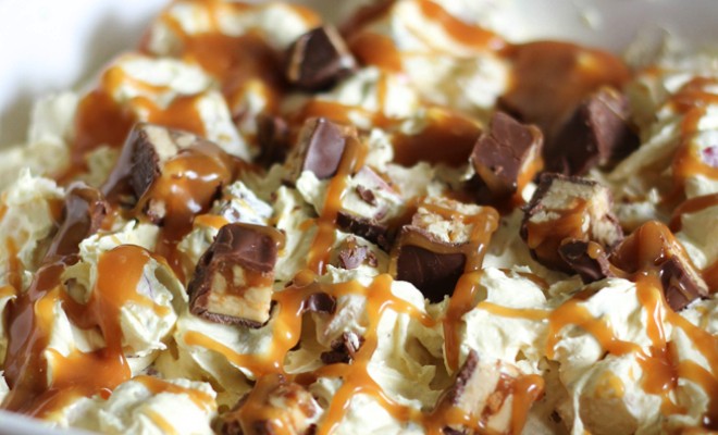 SNICKERS CARAMEL APPLE SALAD!!