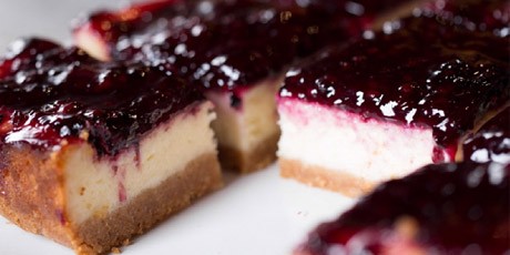 AWESOME BLACKBERRY CHEESECAKE SQUARES!!