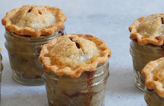 MASON JAR APPLE PIE!!