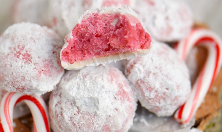 PEPPERMINT SNOWBALL COOKIES!!